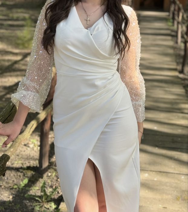 Весільна сукня.