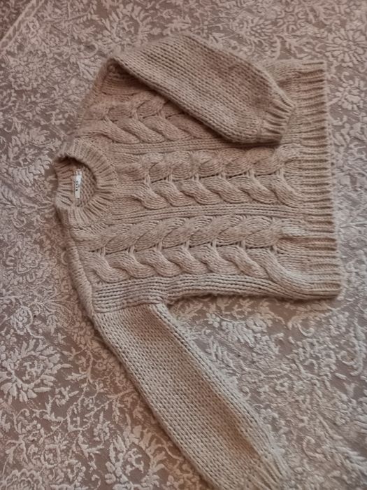 Свитер тёплый крупной вязки