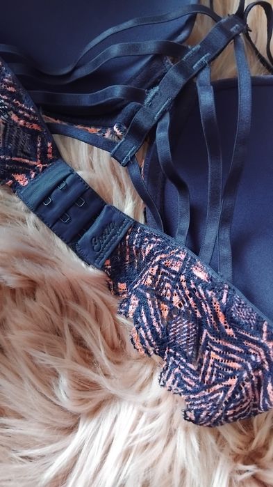 Biustonosz push-up Esotiq rozm. 70 B