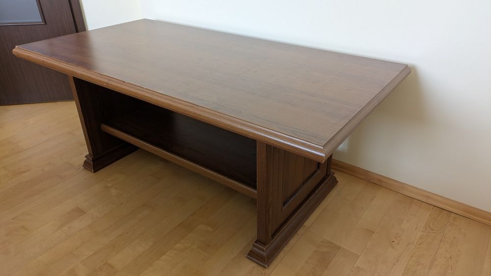Brązowa ława, stolik kawowy do salonu
