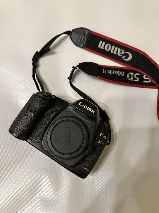 Фотоапарат Canon 5D Mark II body