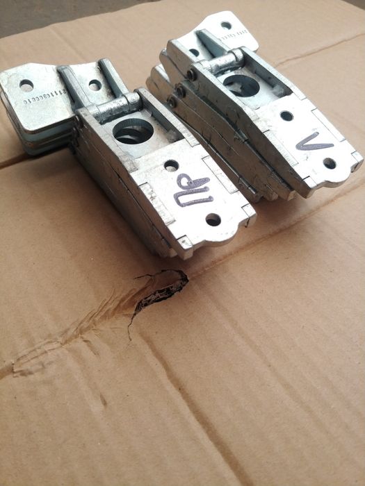 Петля багажника ВАЗ 2111 (КУЗОВ УНИВЕРСАЛ)