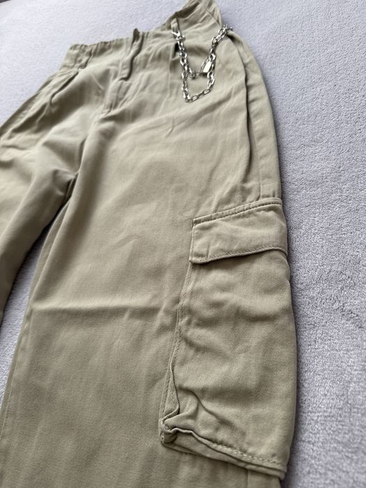 Stradivarius beżowe spodnie cargo r. 34 XS
