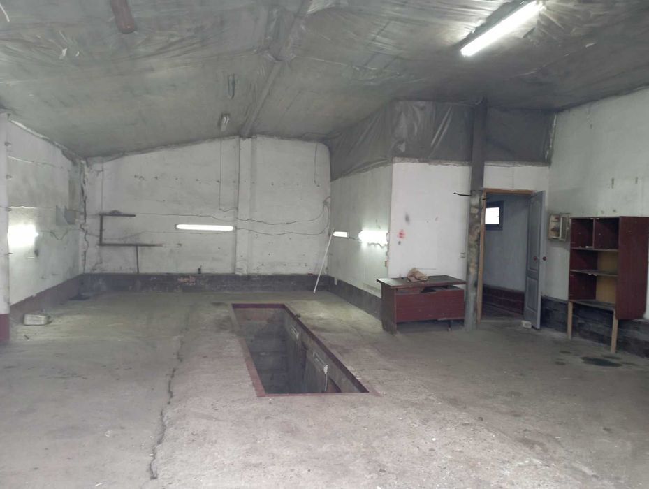 Ангар 150кв.м, високі та широкі ворота, вул. Біла