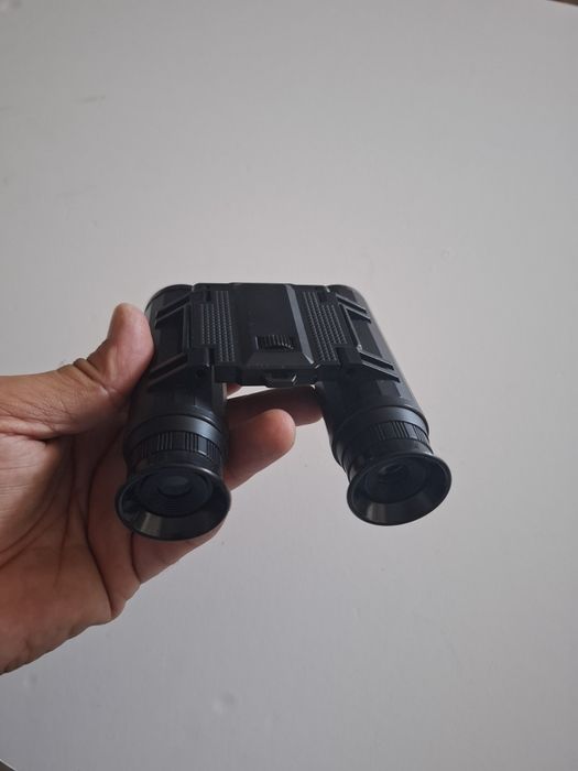 Binóculos pretos