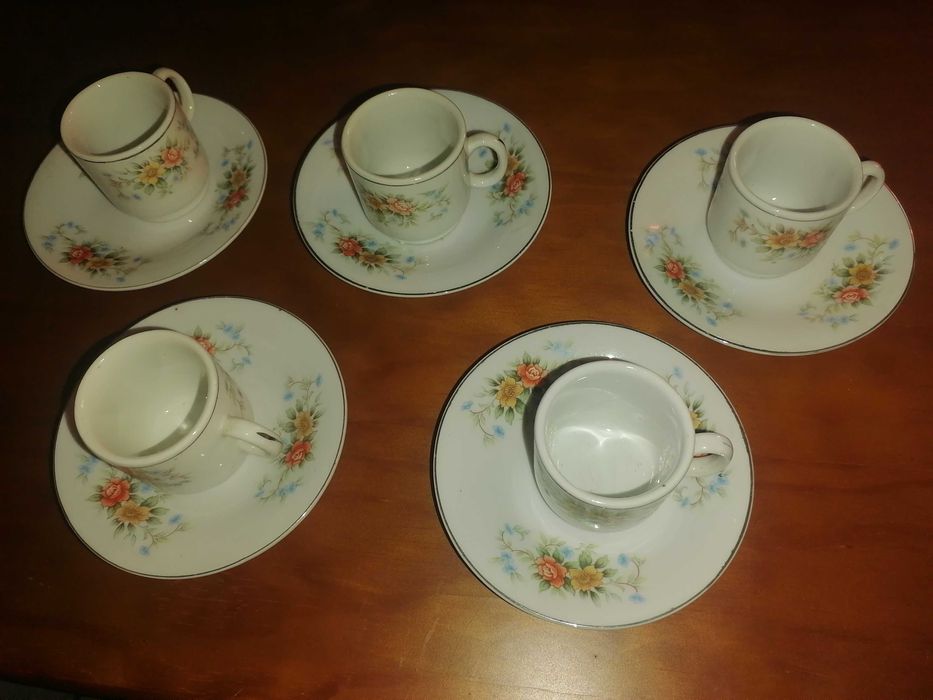 Incomplete Coffee Service441819704381952000