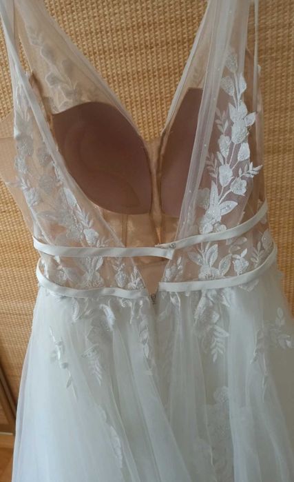 Suknia ślubna Lilian West 66155 ivory/nude + długi welon gratis