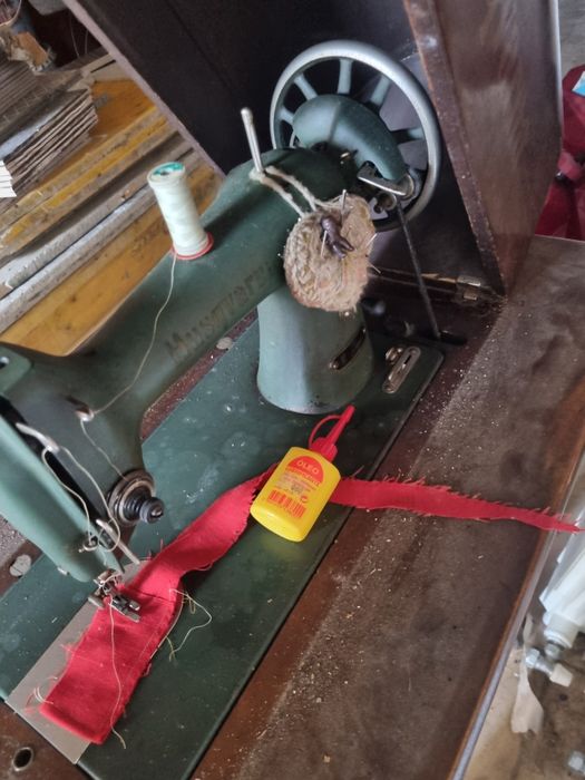Máquina costura antiga HUSQVARNA