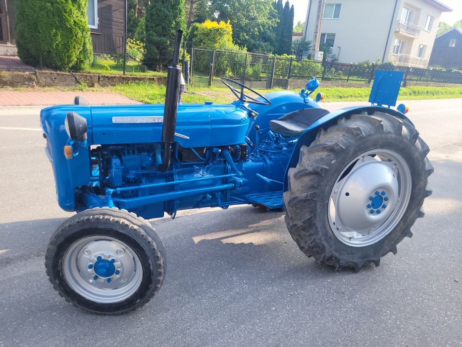 Sprzedam Fordson Dextra taki jak Massey Ferguson 135