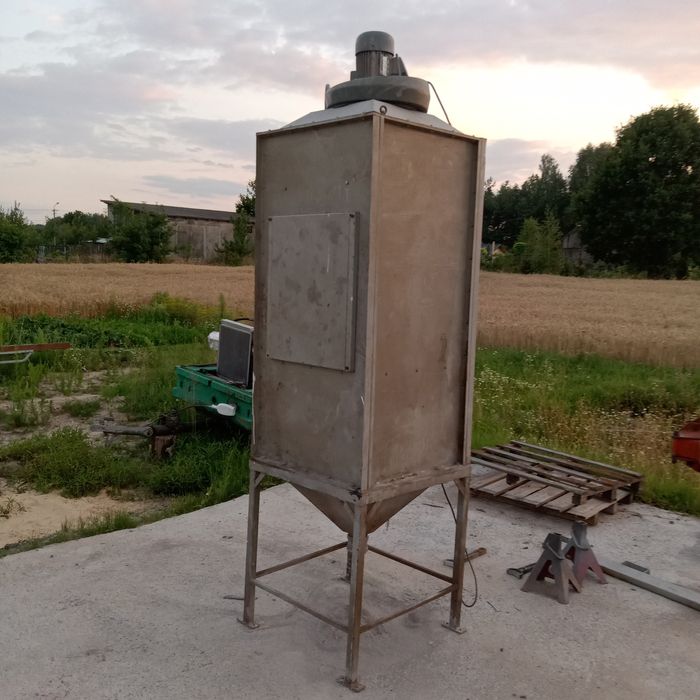 Piaskarka do szkła duża kabina do piaskowania.