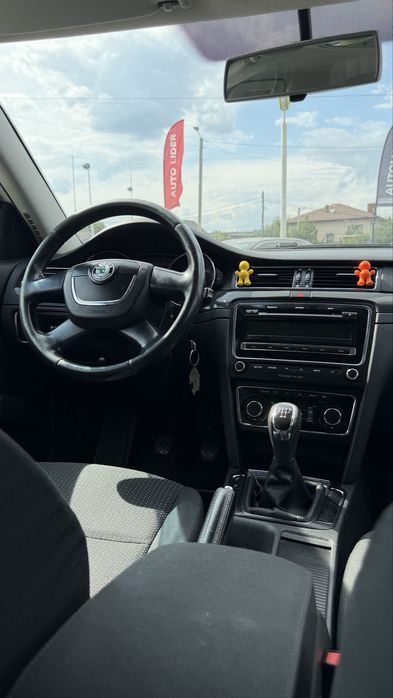 Skoda Superb Шкода Суперб 2012 р 1.6 дизель 5МКПП