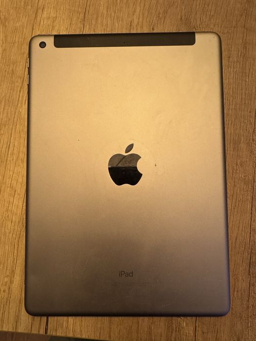 Ipad (6gen) 100%sprawny szklo pekniete