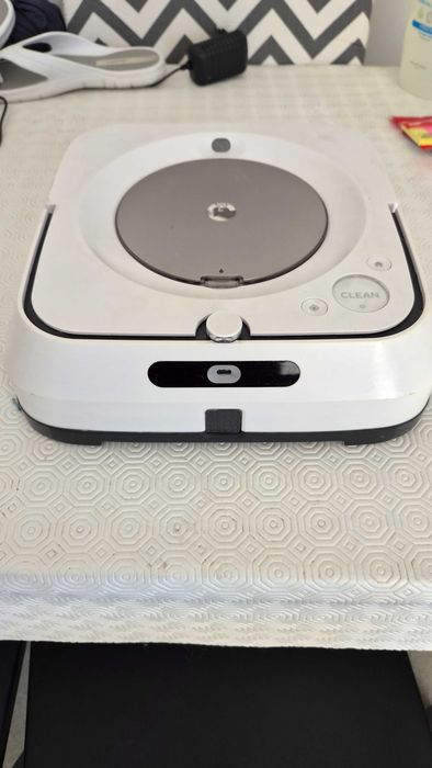 iRobot Braava Jet m6 – Robô Mopa Inteligente com Base de Carregamento