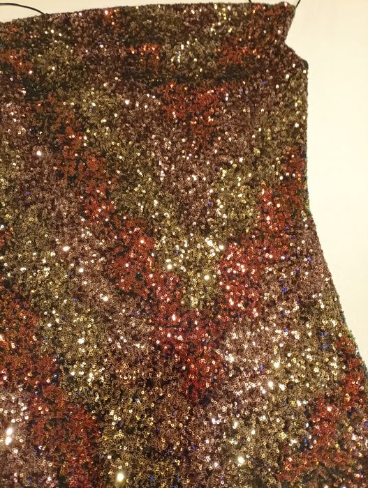 Vestido abrilhantado,de marca Pull&Bear, tamanho L, vestido Novo, nunca usado