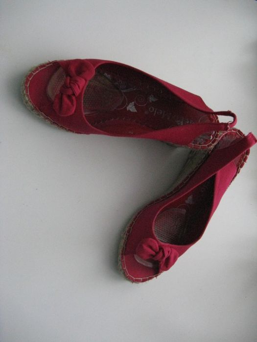 Czerwone espadryle na słomie koturnie 39