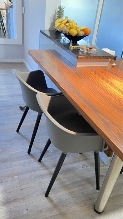 Conjunto de 4 cadeiras modernas