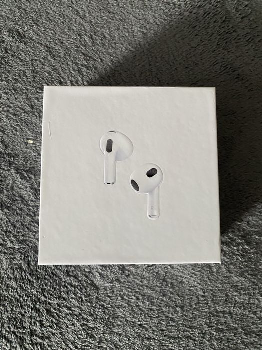 Puste pudełko z iPad iPhone i AirPods