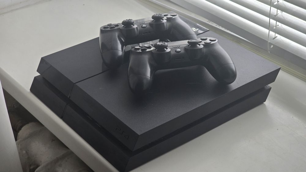 Sony PlayStation 4