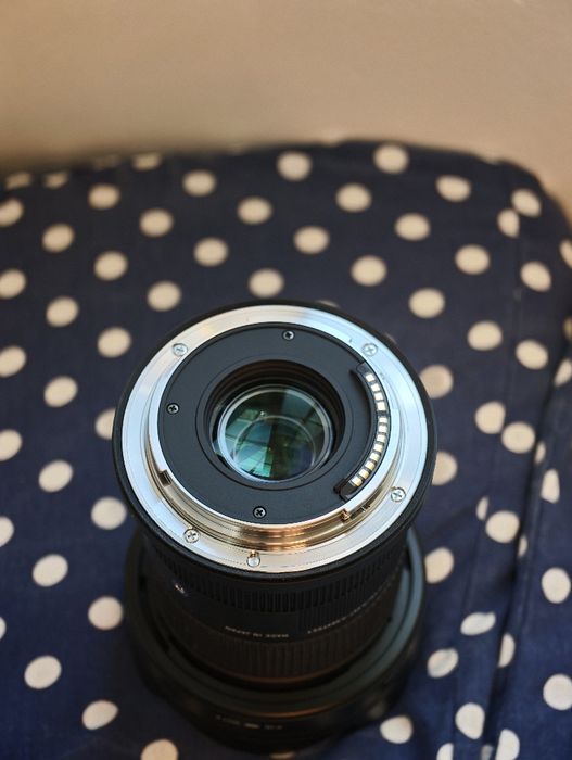 Canon R50 como nova