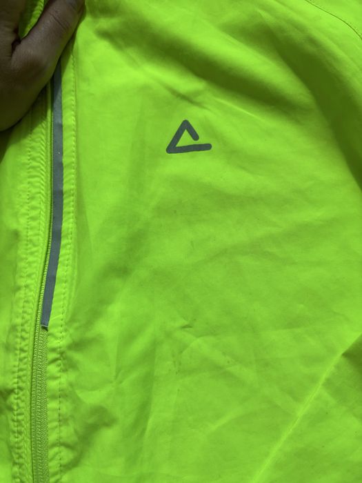 Куртка вітрівка для бігу вело салатовий кислотний флікер S dare2b
