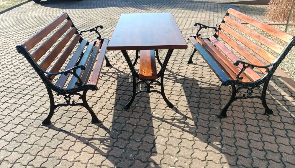 Komplet ogrodowy - stół + dwie ławki