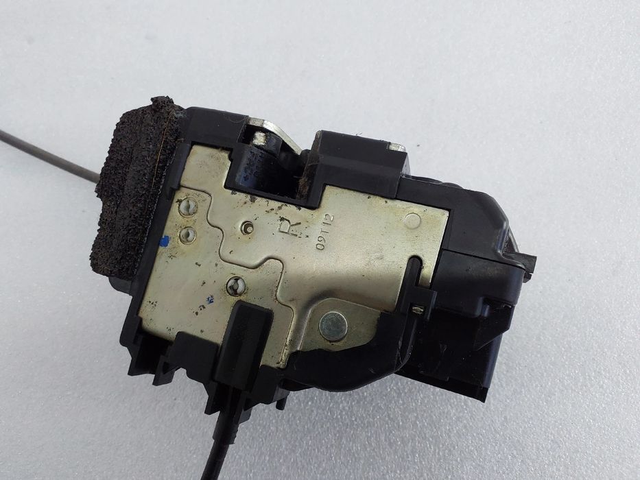 Fechadura / fecho porta frente direito NISSAN NV200 Furgão/Combi (M20)