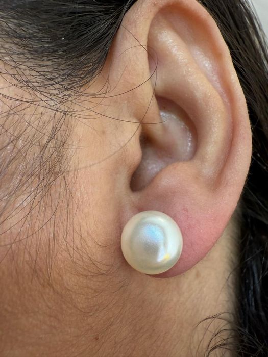 Brinco pérola,  folheado a ouro,  semijoia de qualidade.