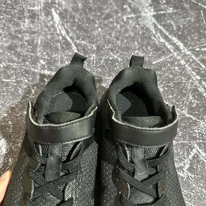 Дитячі легенькі кросівки Nike Revolution 28.5/18 cm