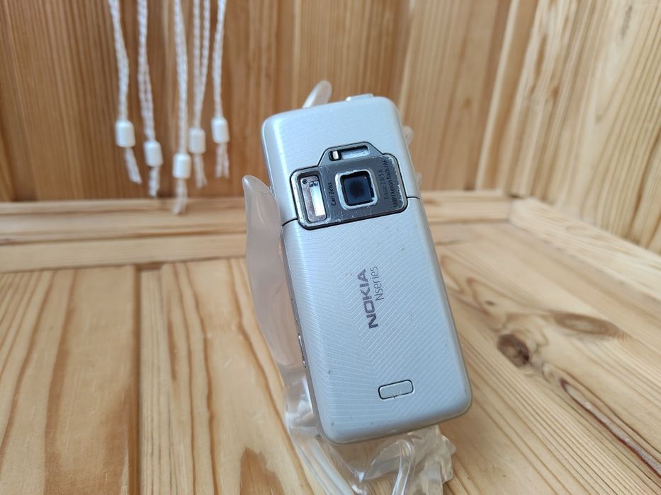Nokia N82          .