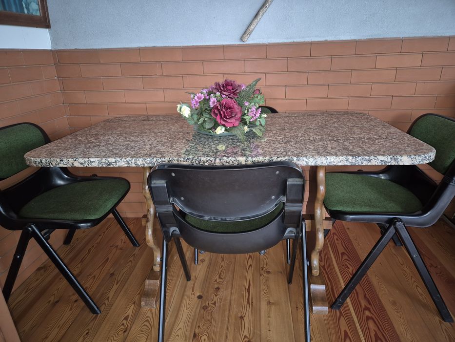 Mesa de cozinha  em pedra