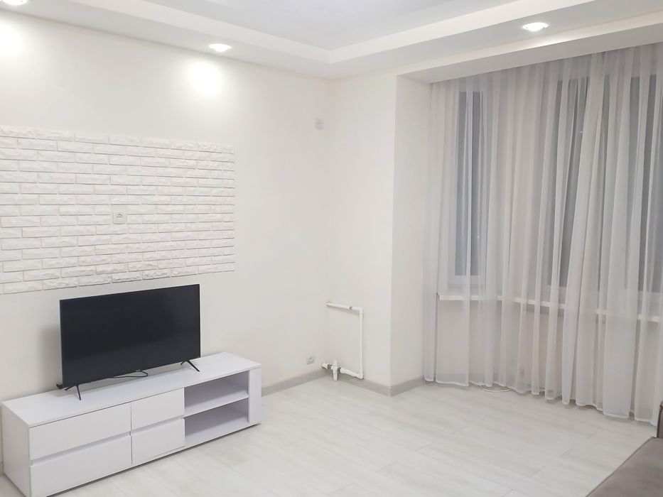 Продам 2 кв по Сертификату,VIP класса АО сталинка пр-ктСвободы 55000$