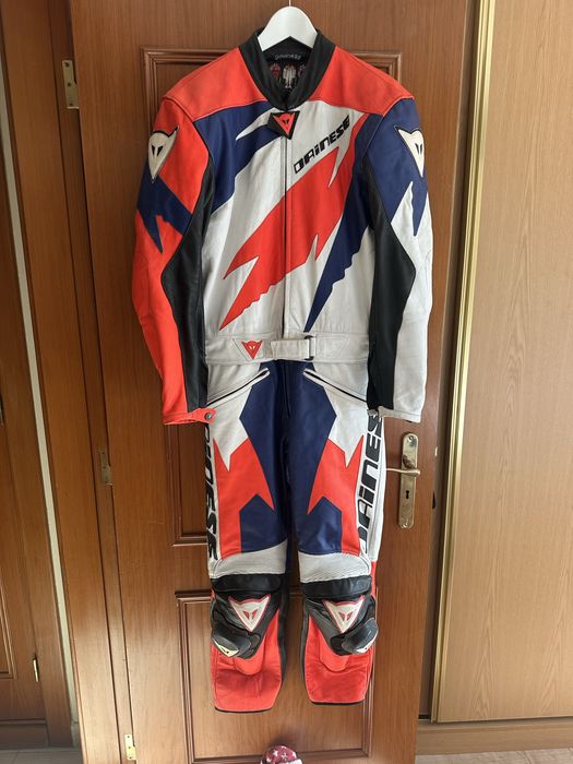 Fato Dainese impecavel