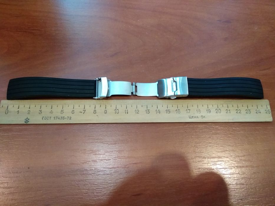 Продам силиконовый браслет для наручных часов