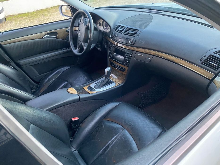 Mercedes-Benz E220