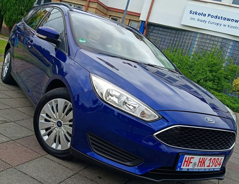 Ford Focus *Pełny Serwis*NAVI*KLIMA*Niski Przebieg+Przepiękny Kolor+PERFEKCYJNY!