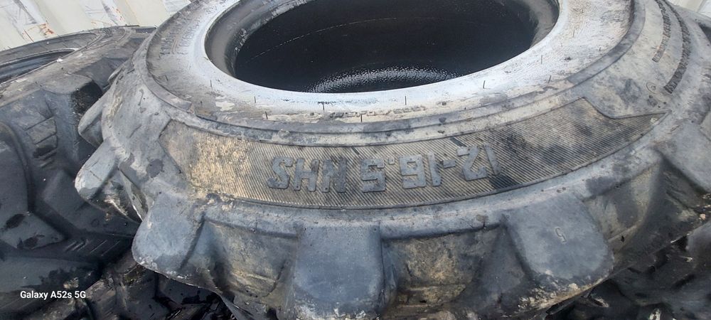 Pneus 12R16.5 industriais