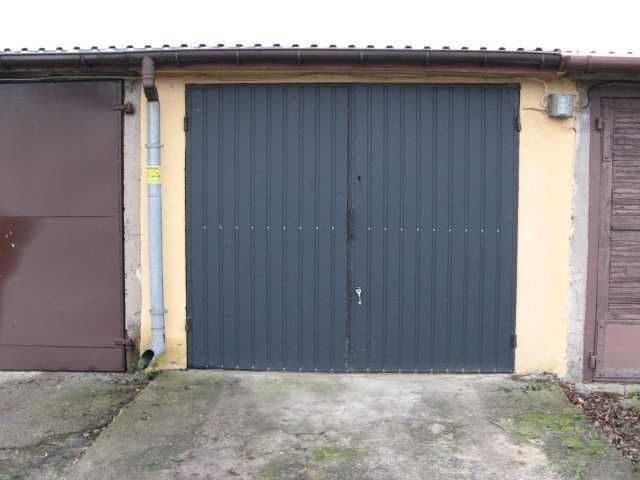 Garaż ul. Sikorskiego  os. Polonez.