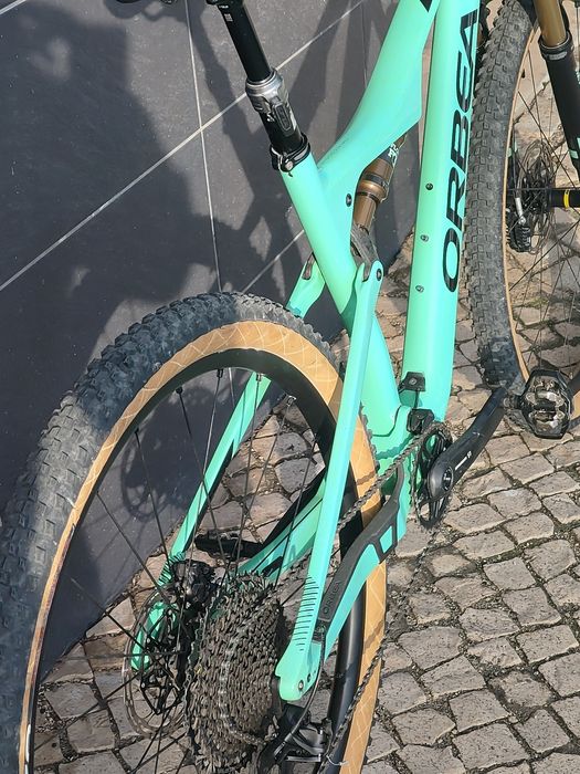 Orbea OIZ m10
Tamanho L
Rodas mavic crossmax SL alum