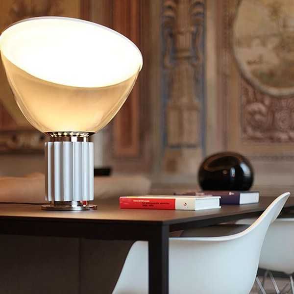 Candeeiro de mesa TACCIA Small Led Preto da Flos (Original e Novo)