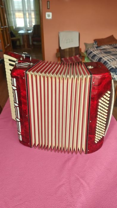 Akordeon Scandalli 80 basów super stan