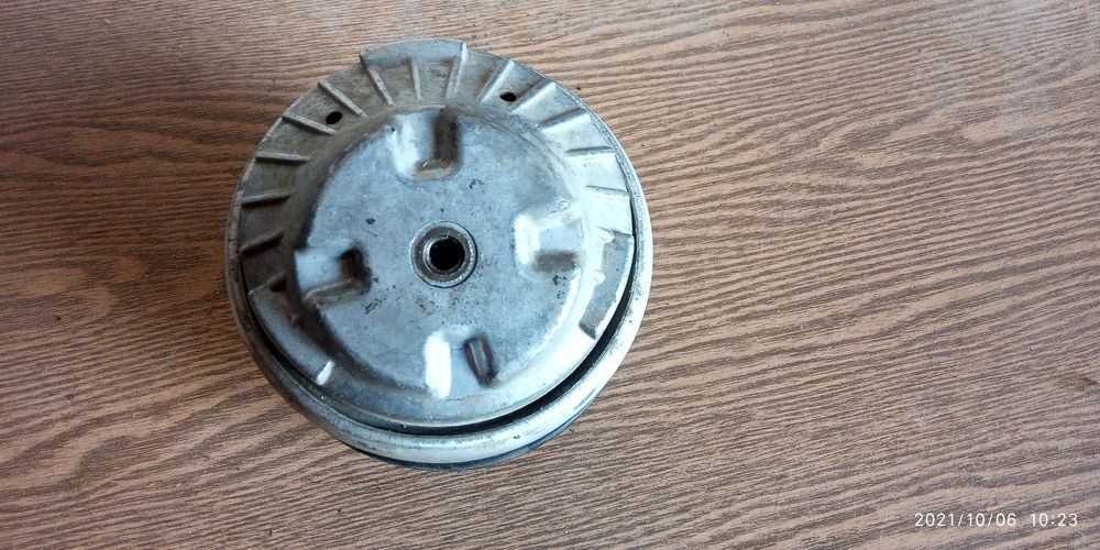 Подушка двигуна Mercedes-Benz W210 E-clas