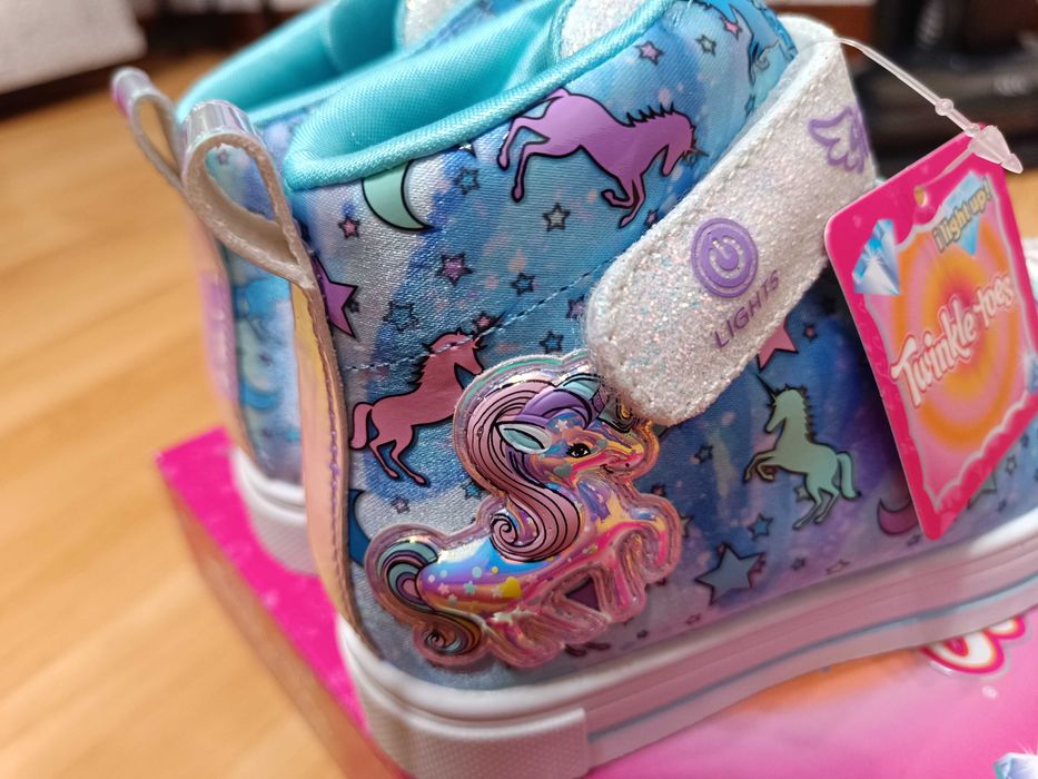 Sapatilhas Skechers novas 28