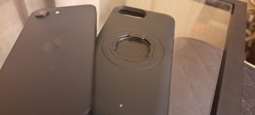 Phone 16e 128GB Preto — | Garantia Apple até 04/2026 | + Capa Qua