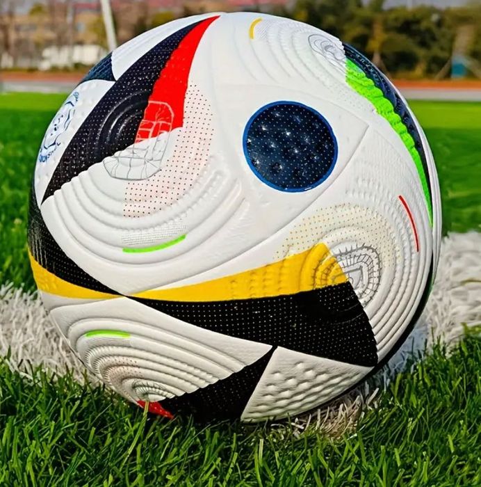 Футбольний м’яч UEFA Euro 24 League 5 розмір безшовний