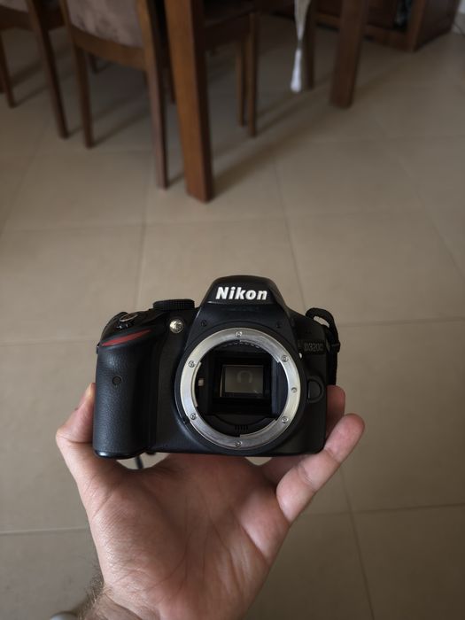 Nikon D3200 + Lente AF-S DX NIKKOR 18-55mm