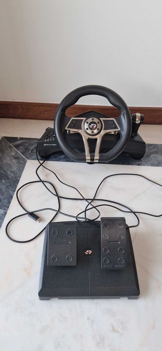 Volante para PS4 e pedais