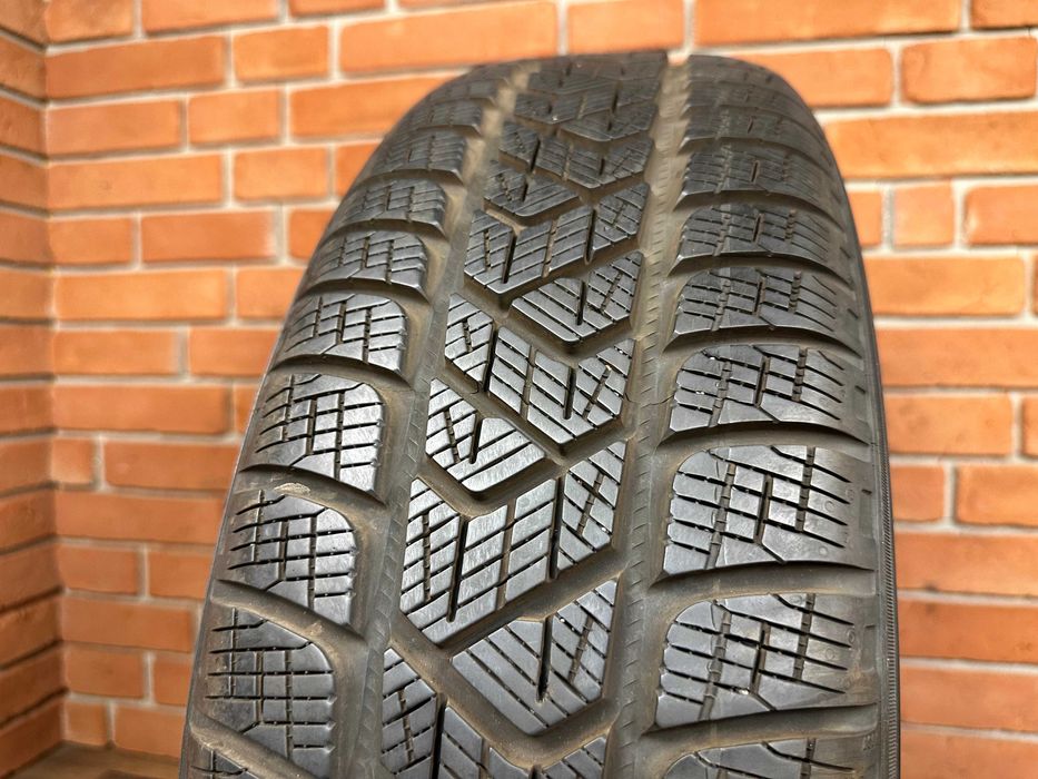 1x Opona Pirelli Scorpion Winter 215/65R17 7,5mm 2019