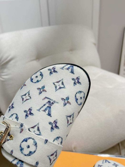 Louis Vuitton Buty, sandaly klapki, skora 180203