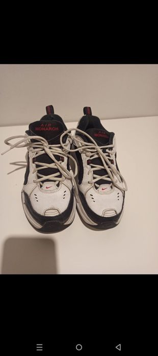 Sprzedaję buty Nike monarche
