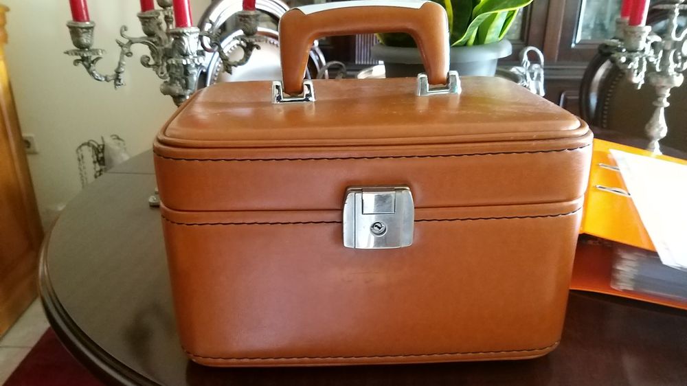 Vendo mala baú (chamada mala fim de seman)